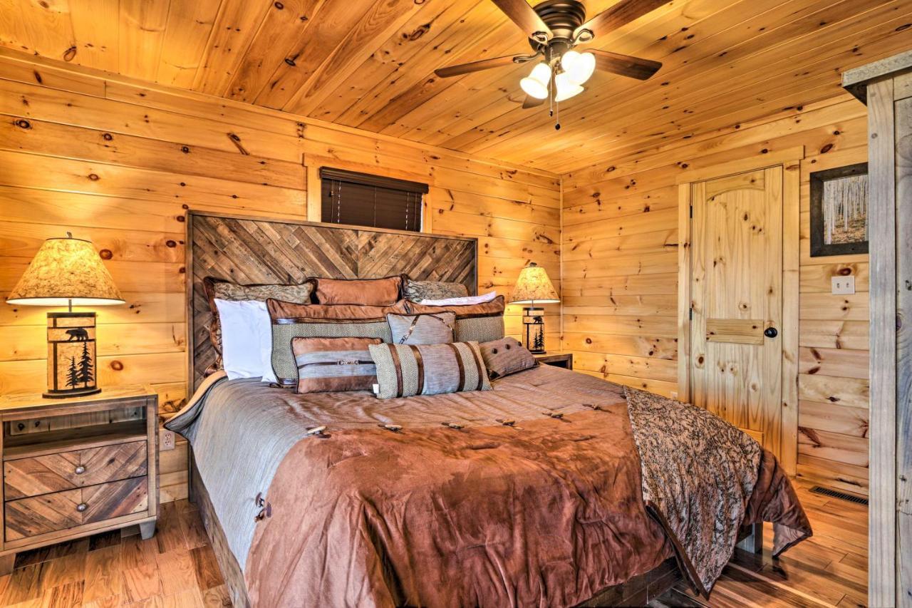 Luxe Cabin With Hot Tub, Theater, Pool Table, Arcade Pigeon Forge Exterior foto