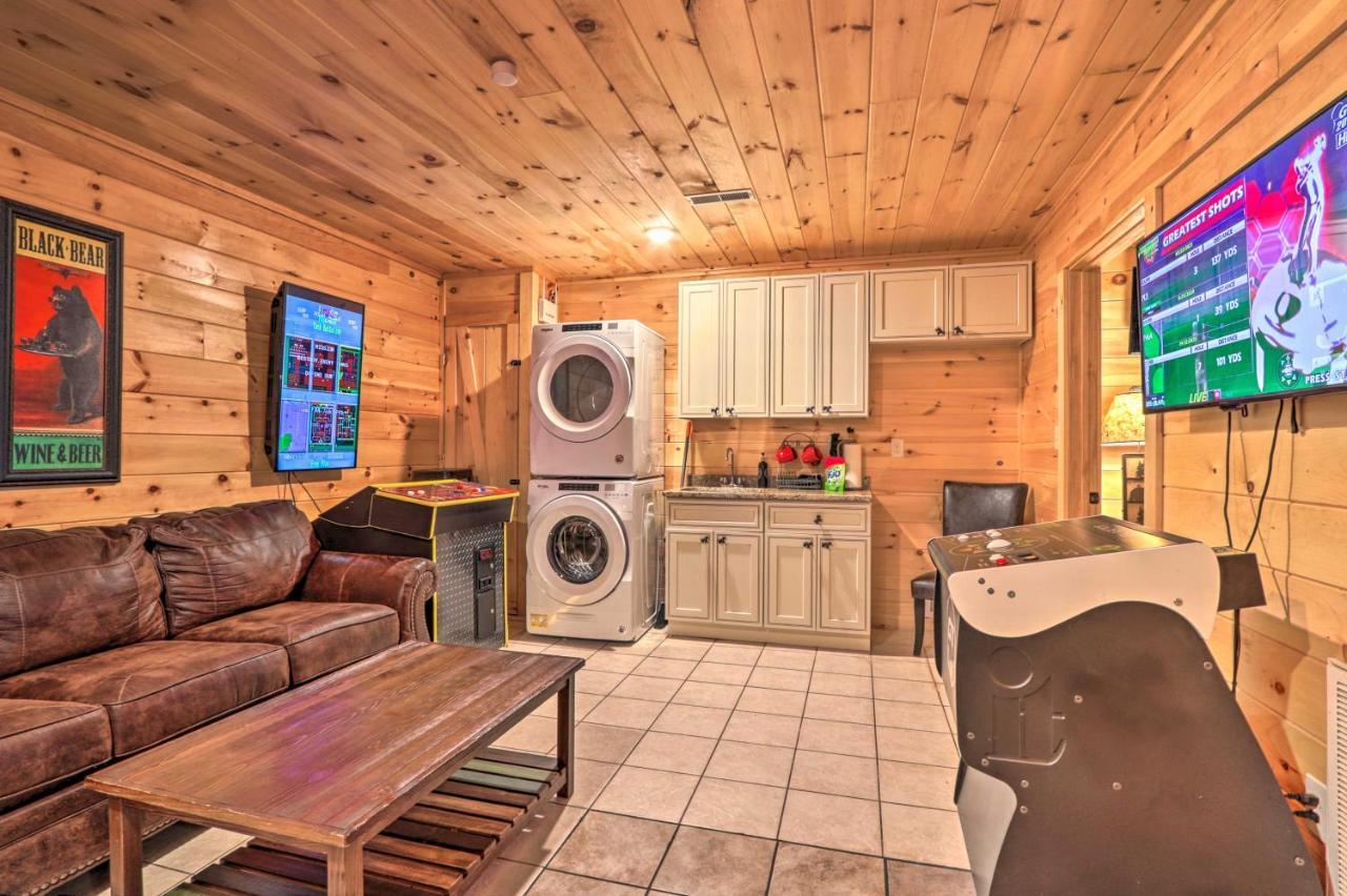 Luxe Cabin With Hot Tub, Theater, Pool Table, Arcade Pigeon Forge Exterior foto