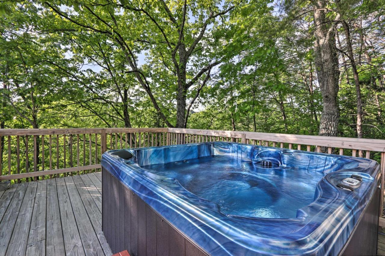 Luxe Cabin With Hot Tub, Theater, Pool Table, Arcade Pigeon Forge Exterior foto